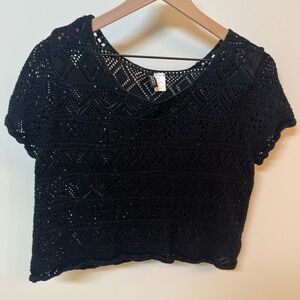 H&M Divided Black Crochet Lace Knit Women Cropped short sleeve Top, size M